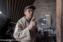 ©PC_OC_TOUR_BOLIVIA_1012-felis-in-zijn-atelier.jpg